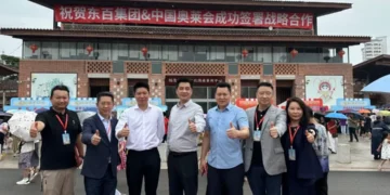 中国奥莱会携手东百集团，创新打造首个文旅奥莱商业综合体