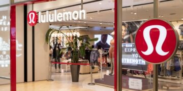 lululemon2024财年第一季度中国大陆净营收同比增长45%
