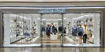 Michael Kors母公司承认战略失误