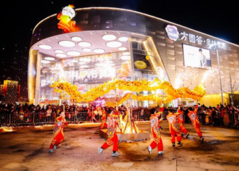奥莱暖冬购物节燃爆冬日,非遗+赋能市场新活力