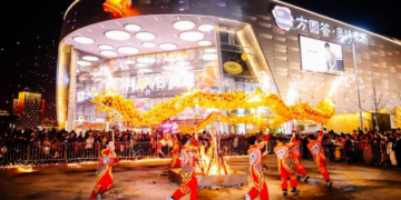 奥莱暖冬购物节燃爆冬日，非遗+赋能市场新活力