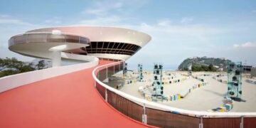 LVMH宣布 2026 早春秀发布日期
