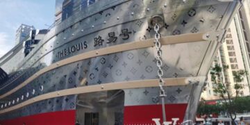 LV全球唯一“路易号”巨轮亮相上海