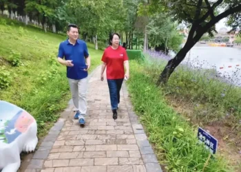中国奥莱会走进东北 | 地铁开通+景区加持!王府井奥莱·棋盘山小镇,生态文旅赋能下的奥莱新样本