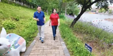 中国奥莱会走进东北 | 地铁开通+景区加持！王府井奥莱·棋盘山小镇，生态文旅赋能下的奥莱新样本