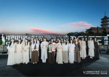 六百载城墙，二十一载本涩｜一场定义“松弛自在”的发布会圆满收官